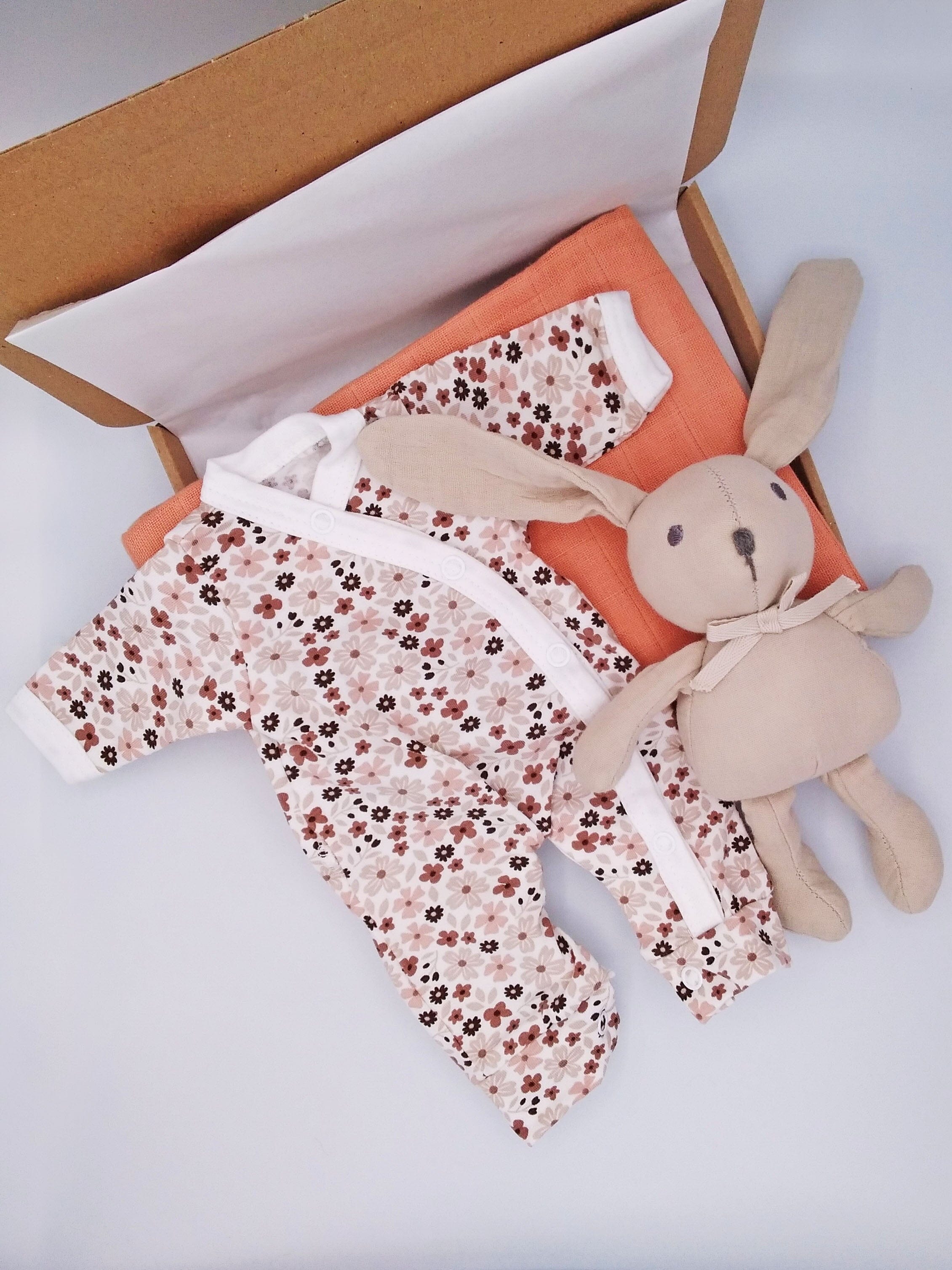 Ditsy Floral Gift Box -Sleepsuit, Toy, Muslin & Card Gift Set Tiny & Small 