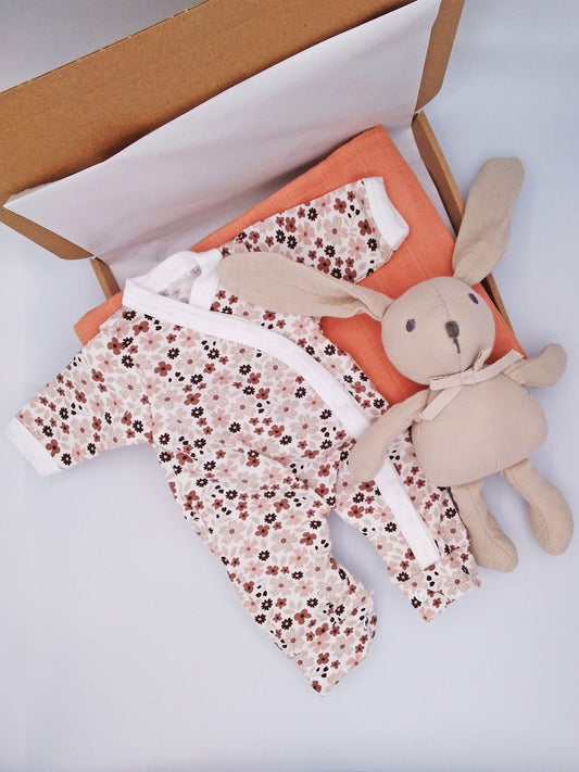 Ditsy Floral Gift Box -Sleepsuit, Toy, Muslin & Card Gift Set Tiny & Small 